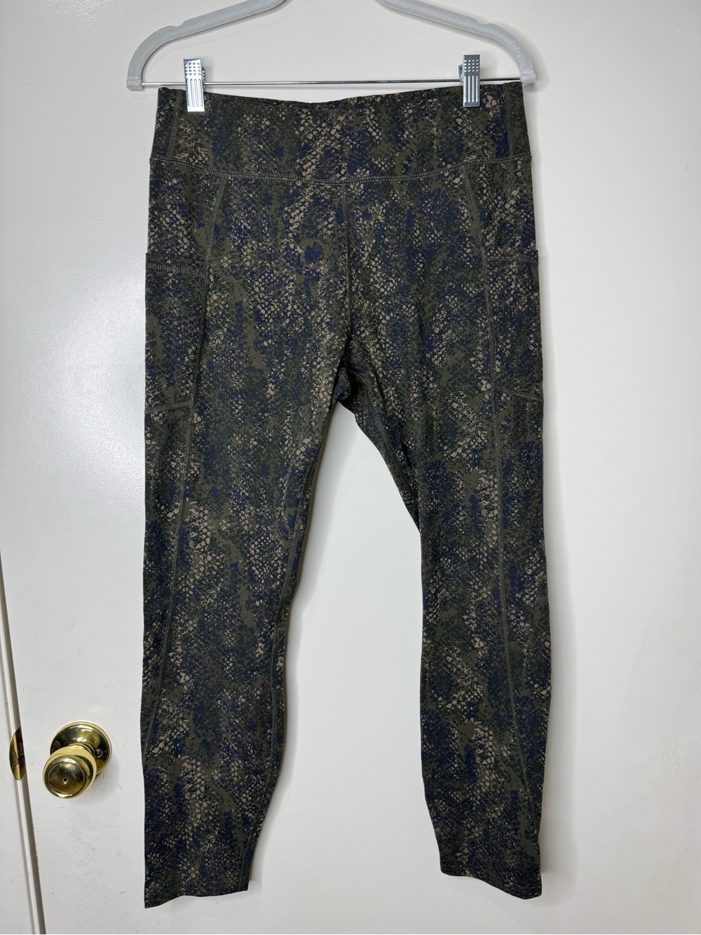 Pact Olive Snake-Print Performance Pants Size L